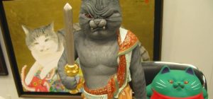 猫の仏像を作る漢山の作品